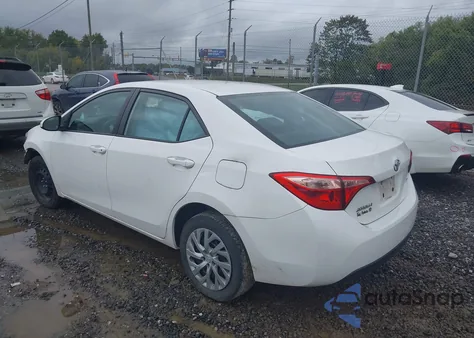 2018 Toyota Corolla Le z USA, uszkodzony, nr VIN 2T1BURHE5JC106856